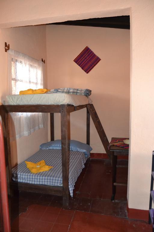 Hostal Morenos Antigua Exterior foto